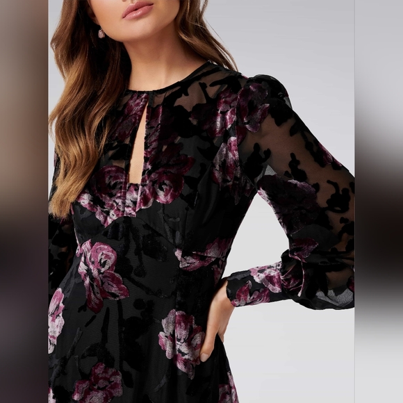 Forever New Burnout Velvet Dress - Picture 4 of 9